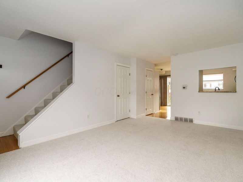 1217 Weybridge Road , Columbus, OH 43220 Photo 3