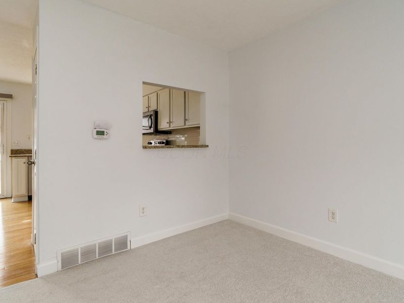 1217 Weybridge Road , Columbus, OH 43220 Photo 5