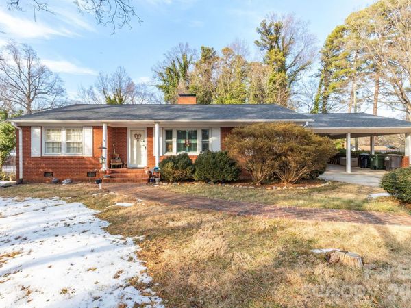 305 Hilltop Drive , Lexington, NC 27292