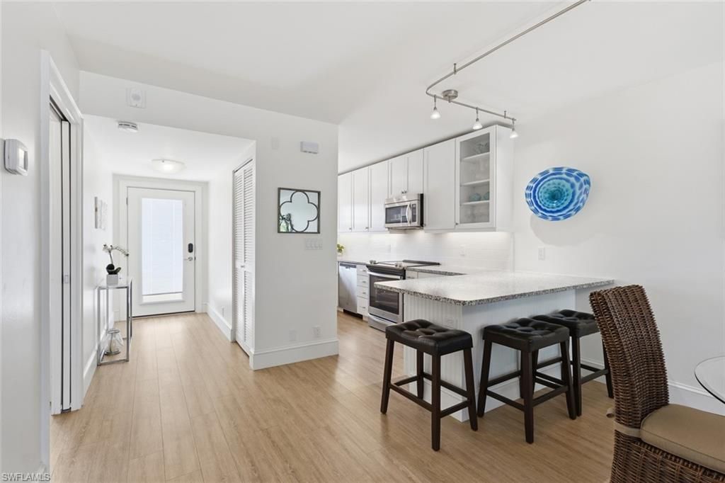 416 Broad Ave S, Unit H416, Naples, FL 34102 Photo