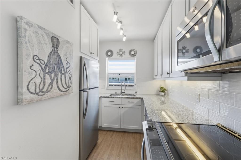 416 Broad Ave S, Unit H416, Naples, FL 34102 Photo