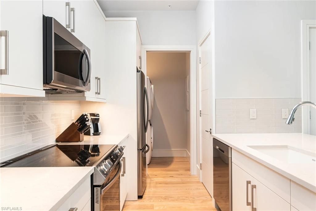 101 8th St S, Unit 210, Naples, FL 34102 Photo