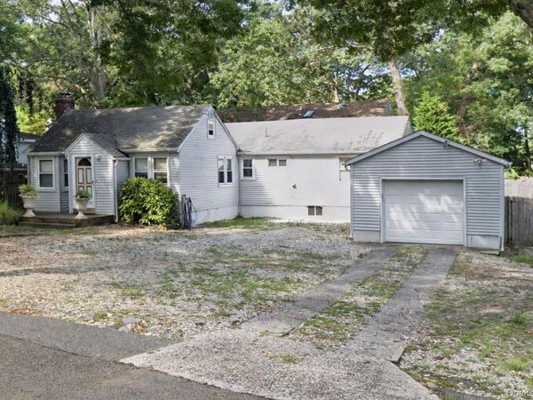 178 Adirondack Drive , Selden, NY 11784