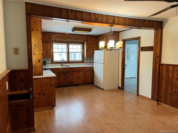 16 Vail Avenue , East Quogue, NY 11942