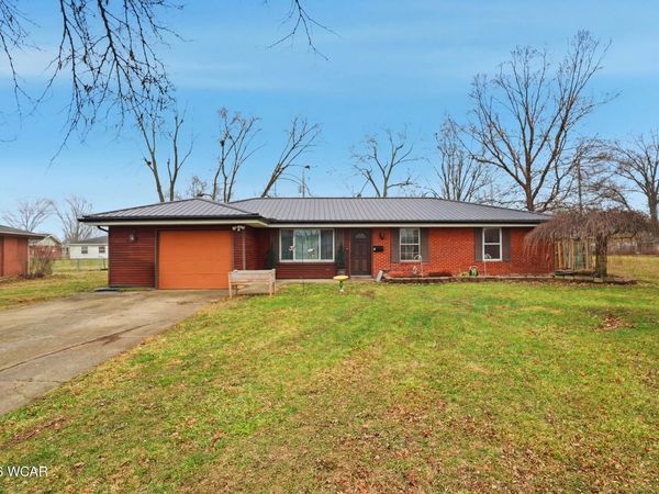 3 Poulston PL Place, Lima, OH 45805