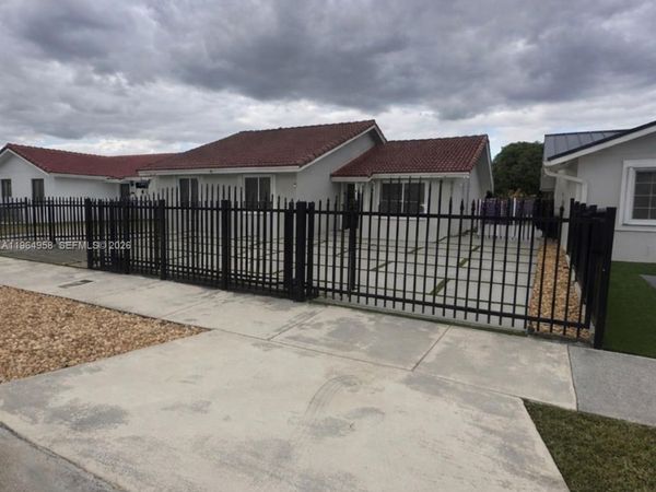 14759 SW 82nd St , Miami, FL 33193