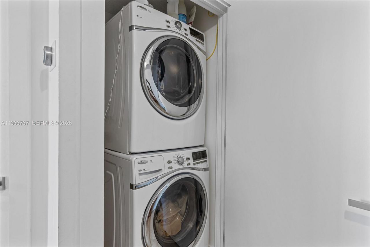 10 Venetian Way, Unit 501, Miami Beach, FL 33139 Photo