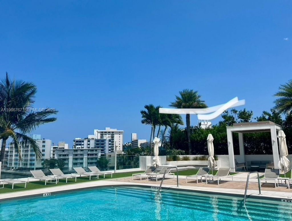 10 Venetian Way, Unit 501, Miami Beach, FL 33139 Photo