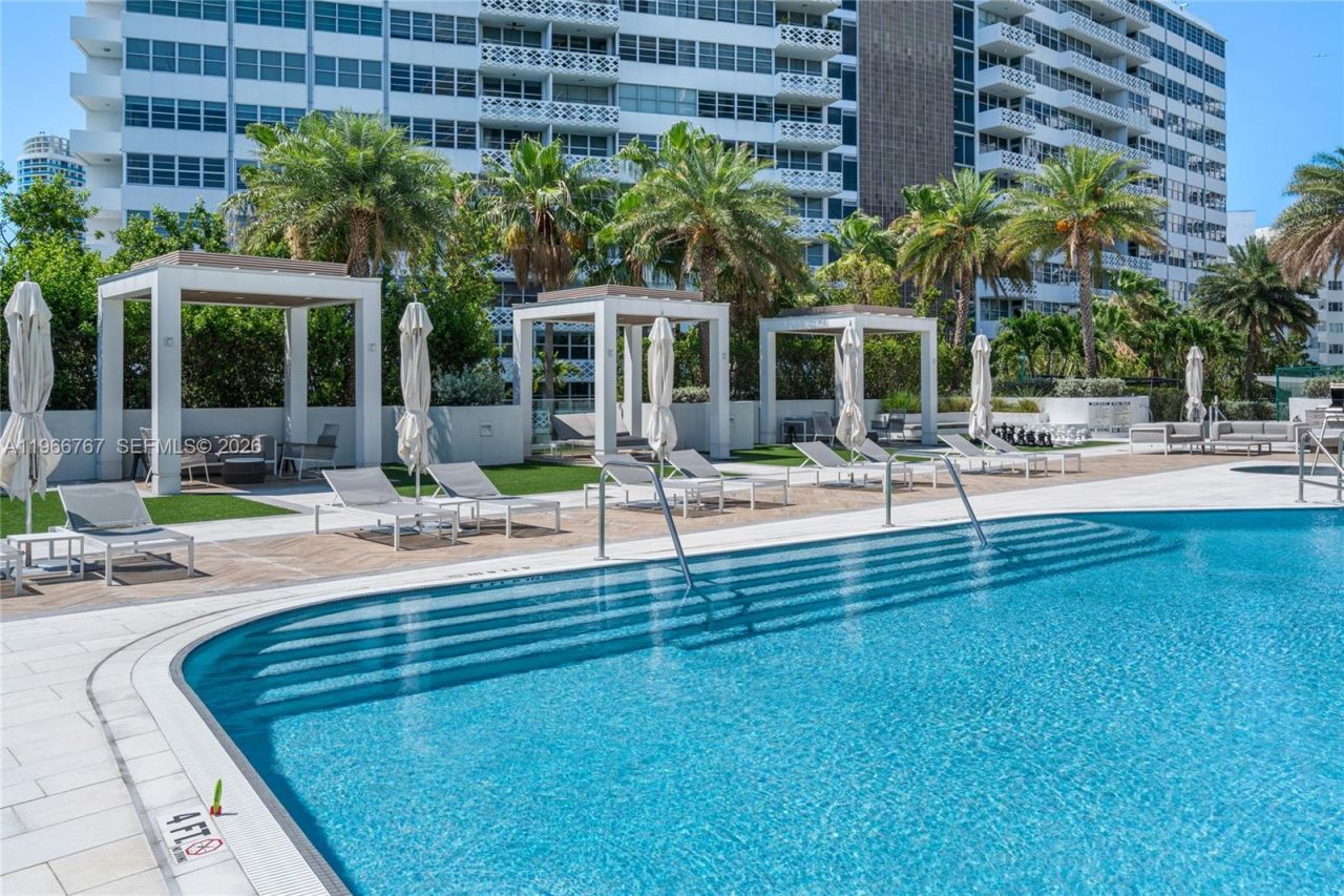 10 Venetian Way, Unit 501, Miami Beach, FL 33139 Photo