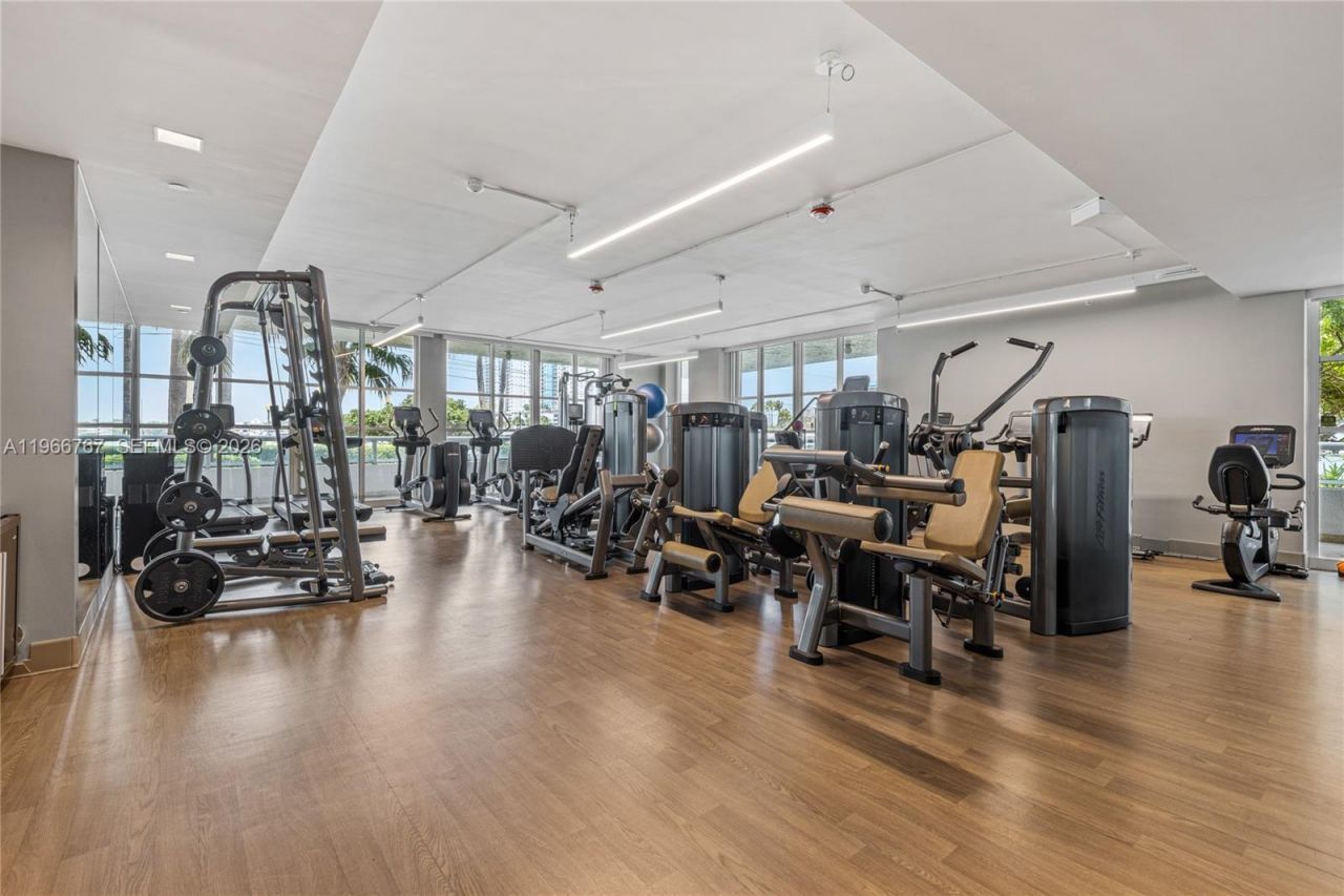 10 Venetian Way, Unit 501, Miami Beach, FL 33139 Photo