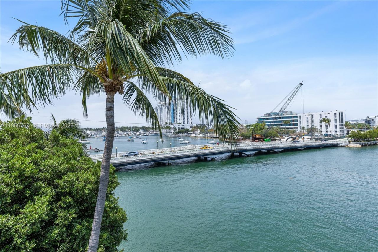 10 Venetian Way, Unit 501, Miami Beach, FL 33139 Photo