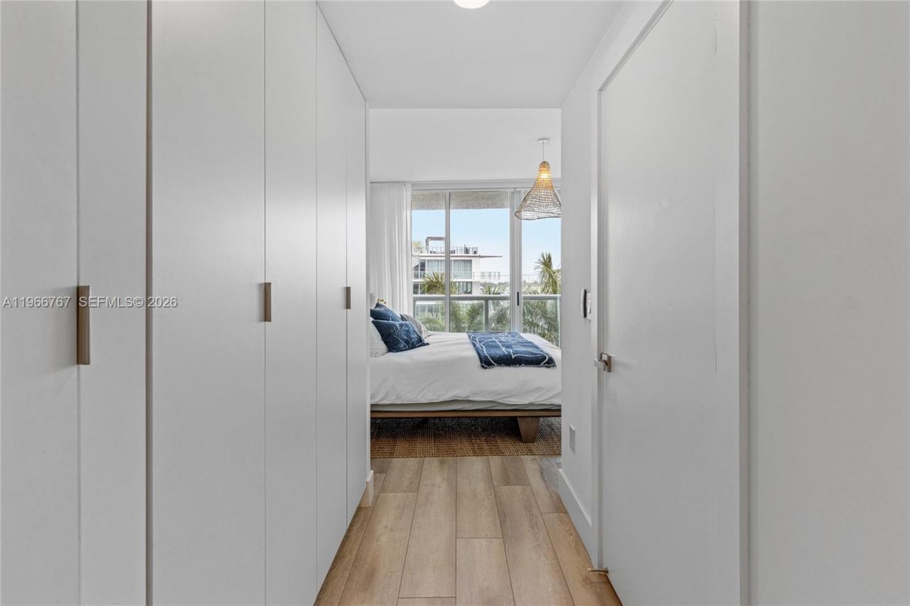 10 Venetian Way, Unit 501, Miami Beach, FL 33139 Photo