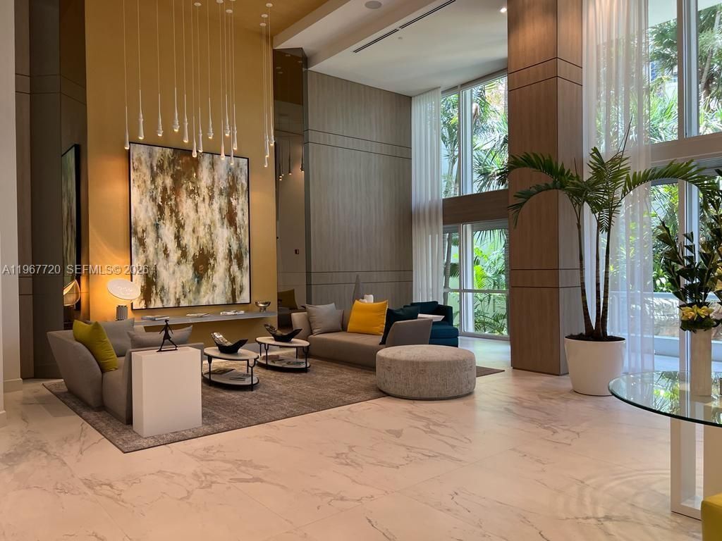 21055 Yacht Club Dr , Unit 1009, Aventura, FL 33180 Photo