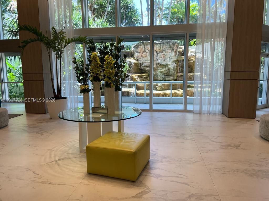 21055 Yacht Club Dr , Unit 1009, Aventura, FL 33180 Photo