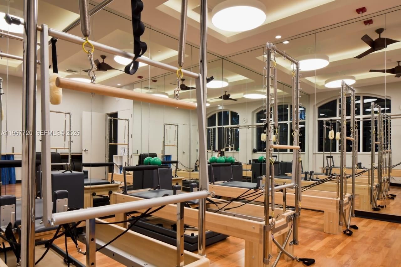 21055 Yacht Club Dr , Unit 1009, Aventura, FL 33180 Photo