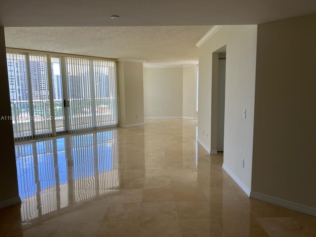 21055 Yacht Club Dr , Unit 1009, Aventura, FL 33180 Photo