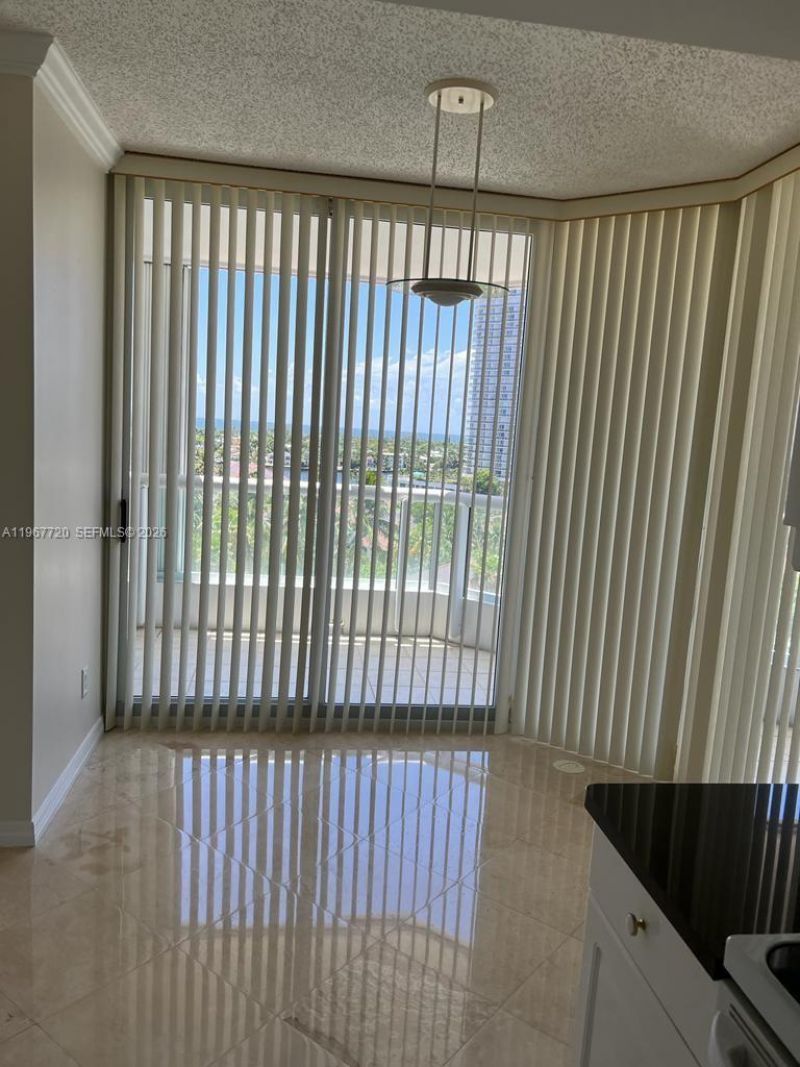 21055 Yacht Club Dr , Unit 1009, Aventura, FL 33180 Photo