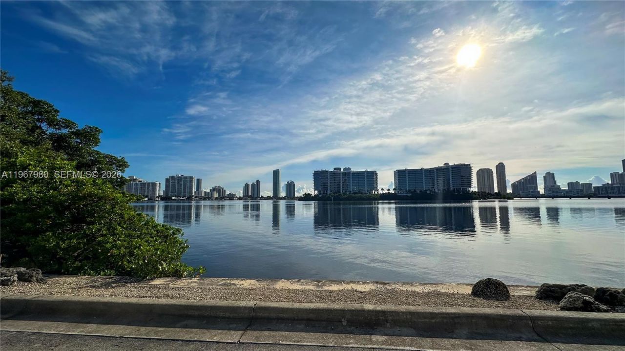 3255 NE 184th St, Unit 12105, Aventura, FL 33160 Photo