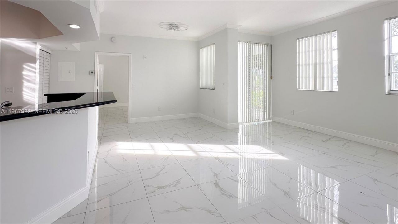 3255 NE 184th St, Unit 12105, Aventura, FL 33160 Photo