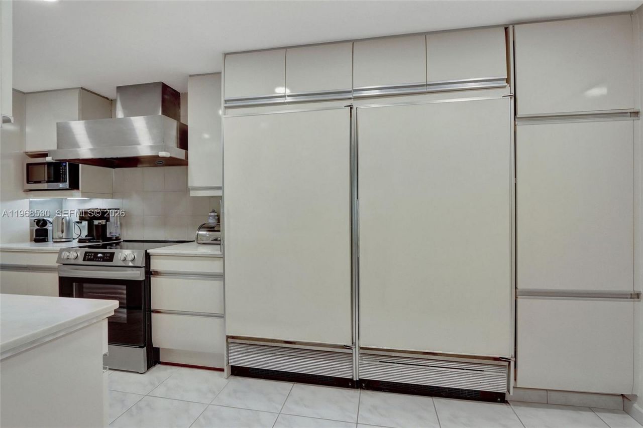 9290 SW 117th Ter, Pinecrest, FL 33176 Photo