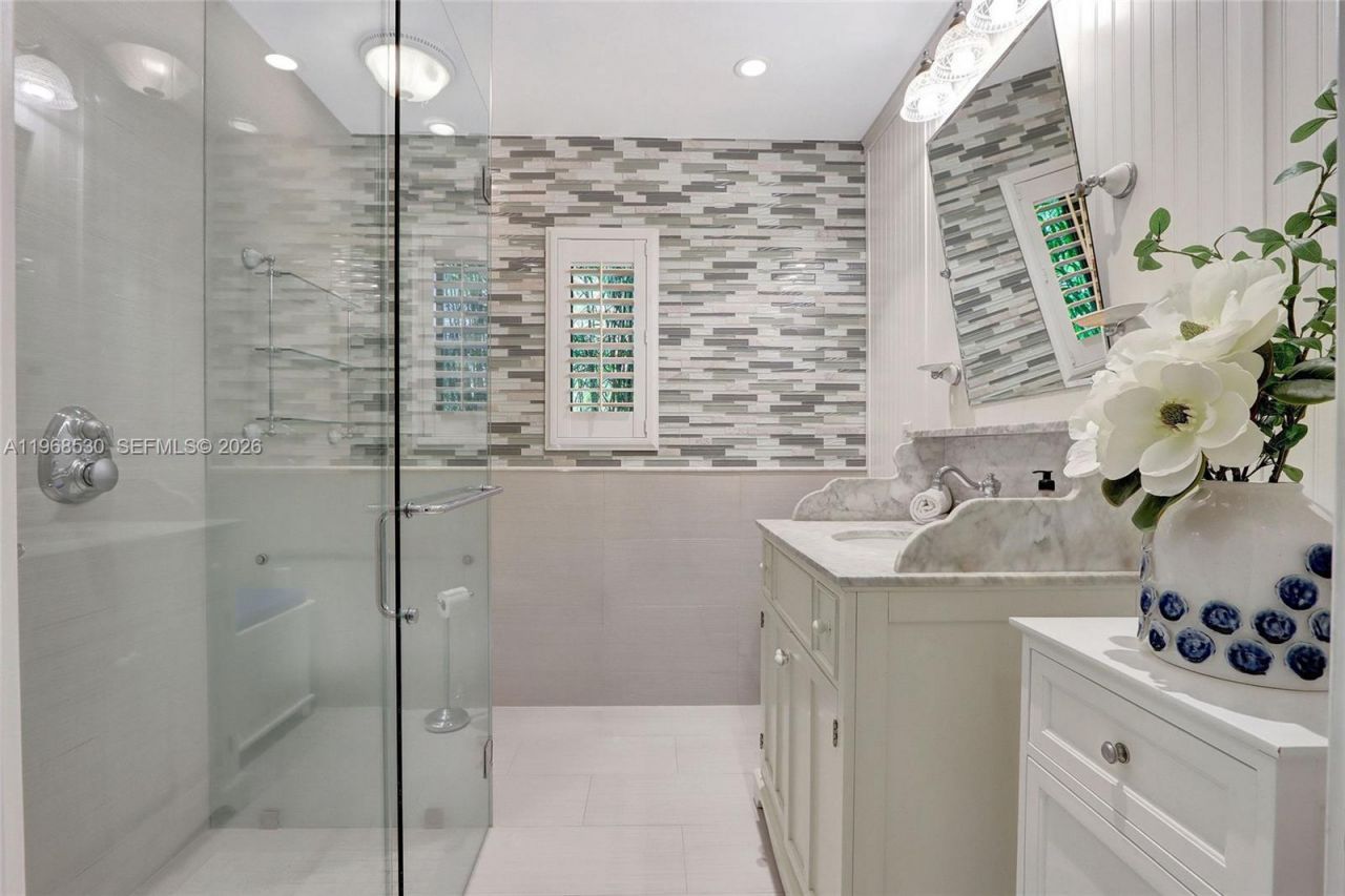 9290 SW 117th Ter, Pinecrest, FL 33176 Photo