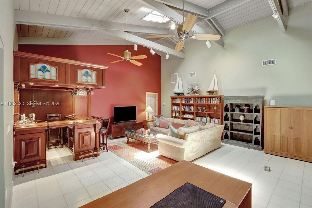 9290 SW 117th Ter, Pinecrest, FL 33176 Photo