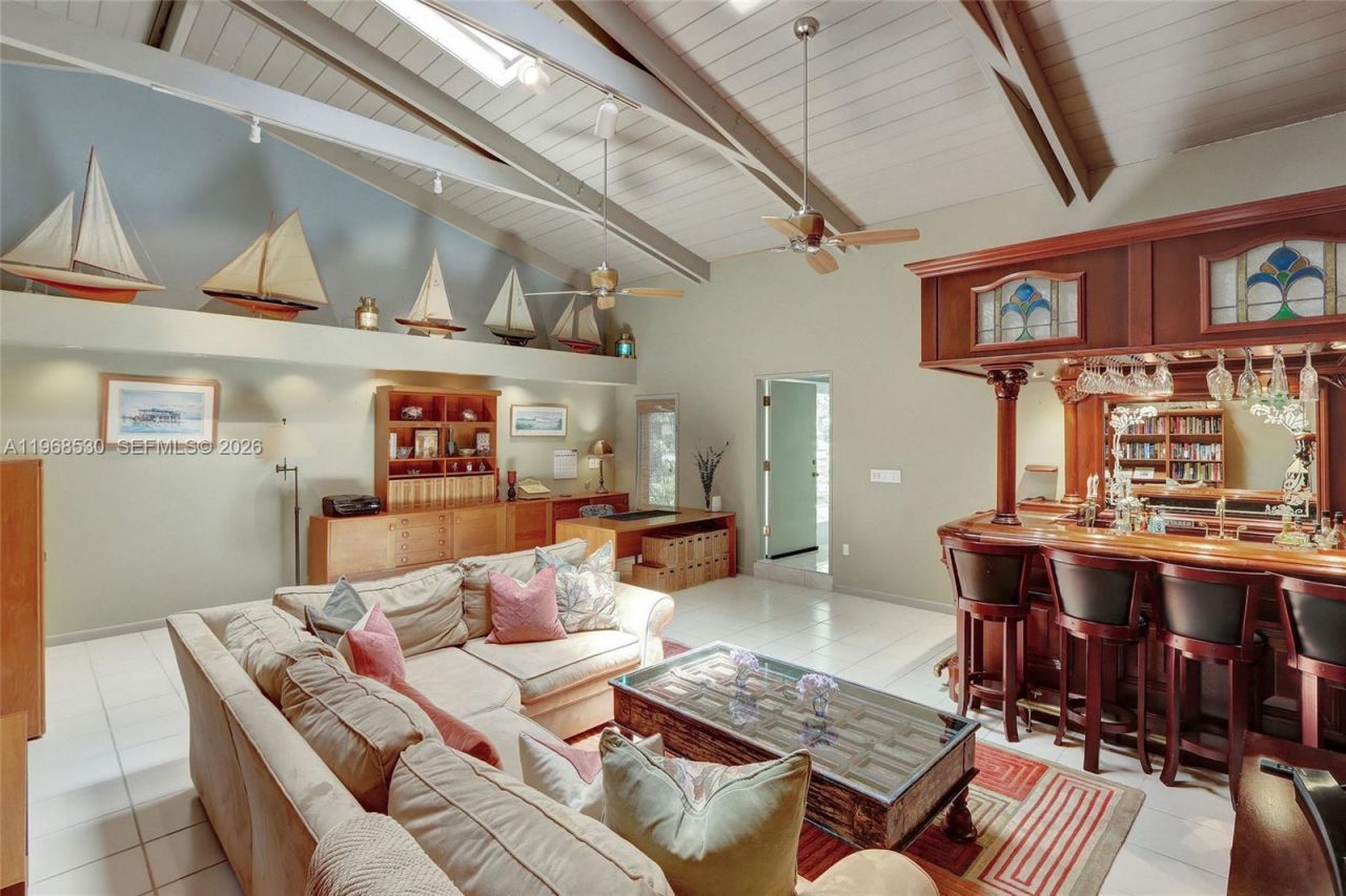 9290 SW 117th Ter, Pinecrest, FL 33176 Photo