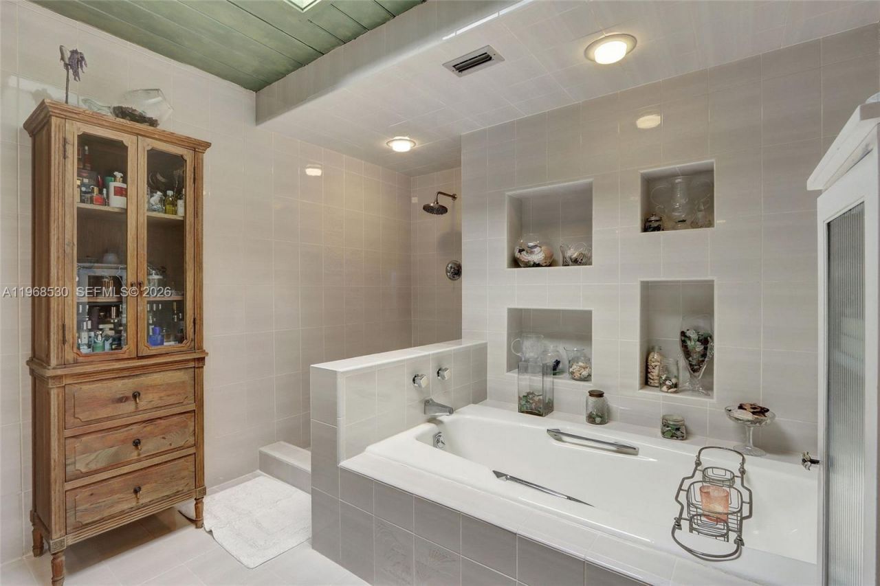 9290 SW 117th Ter, Pinecrest, FL 33176 Photo