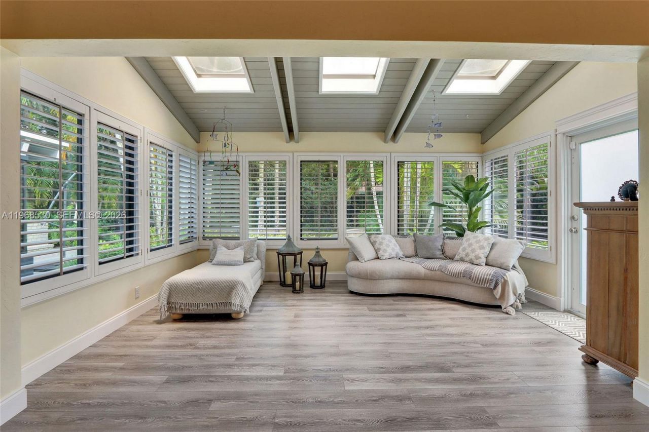 9290 SW 117th Ter, Pinecrest, FL 33176 Photo