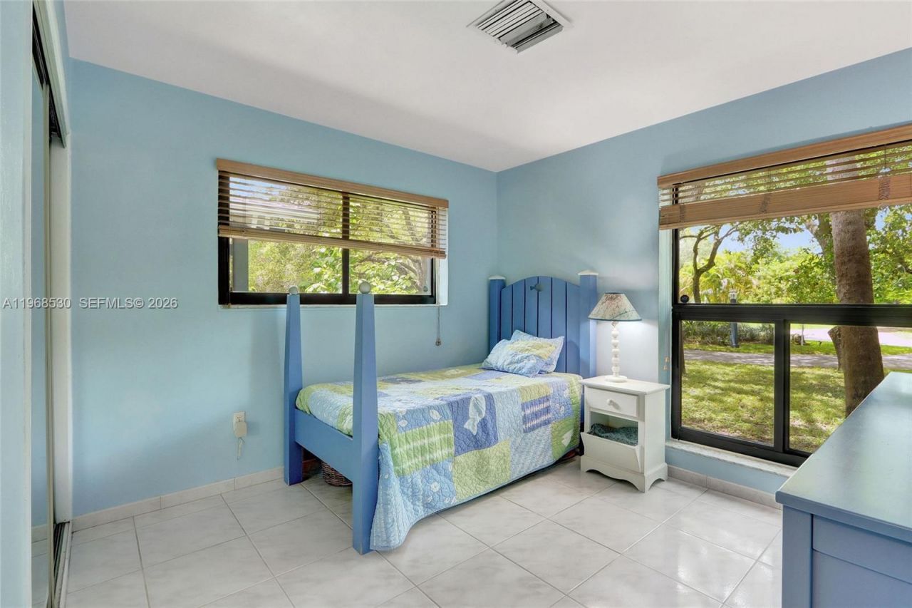 9290 SW 117th Ter, Pinecrest, FL 33176 Photo