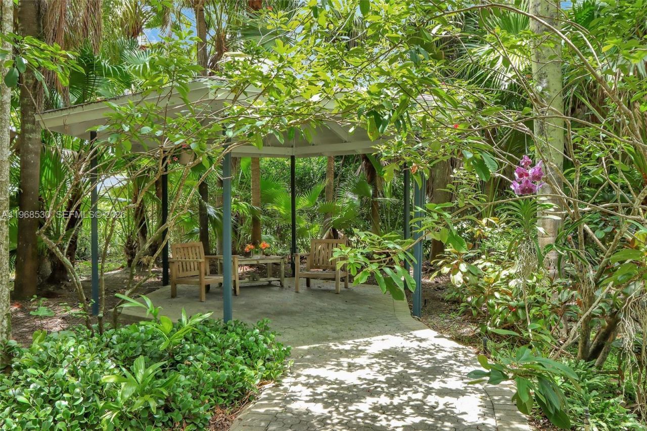 9290 SW 117th Ter, Pinecrest, FL 33176 Photo