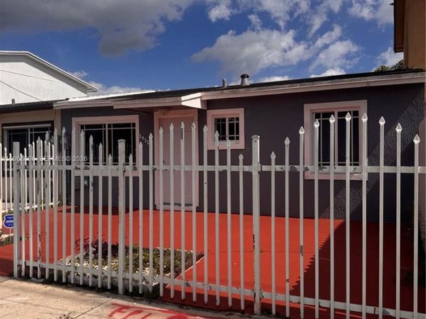 19317 NW 47th Ave , Miami Gardens, FL 33055