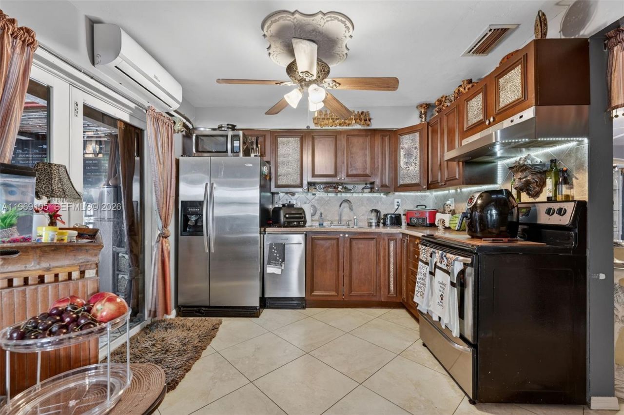 4280 NE 11th Ter, Pompano Beach, FL 33064 Photo