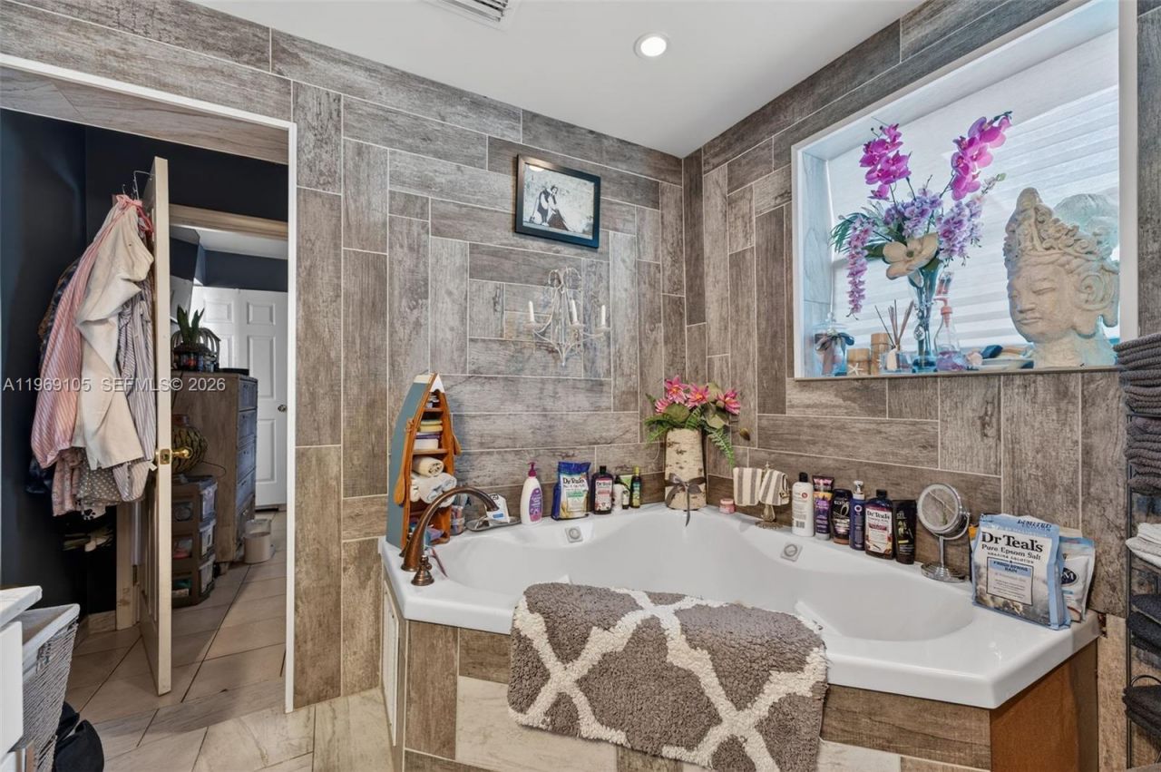 4280 NE 11th Ter, Pompano Beach, FL 33064 Photo