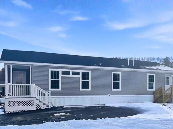 24 Adder Lane, Seabrook, NH 03874