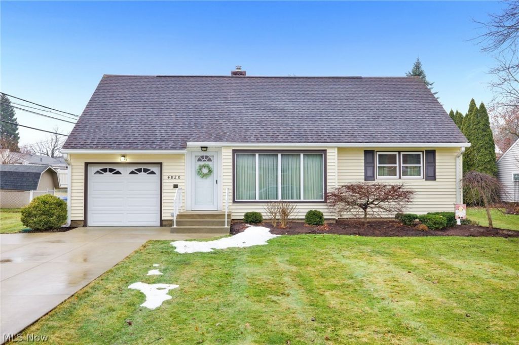 4820 15th Street Nw, Canton, OH 44708 Main Photo