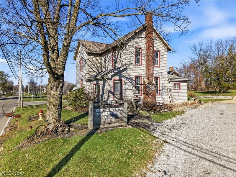 10725 Struthers Road, New Middletown, OH 44442 Photo 2