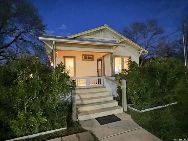 404 W Walnut, Seguin, TX 78155