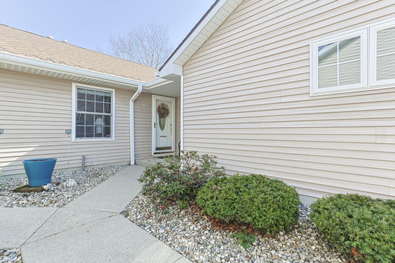5543 Ivy Path, Unit 13, Stevensville, MI 49127 Main Photo