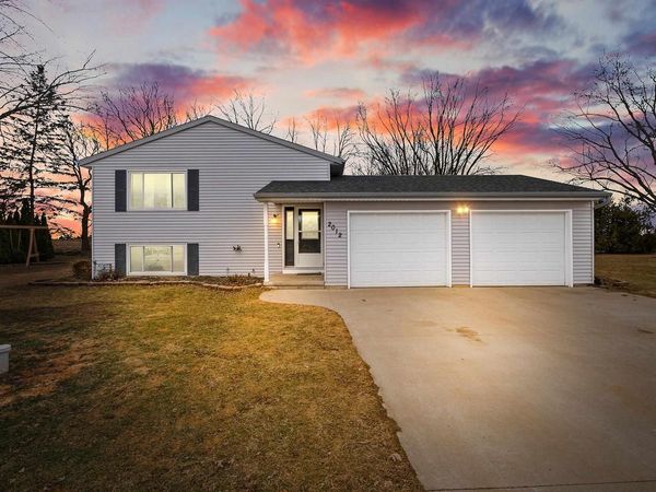 2012 ROBERTS AVENUE, Oshkosh, WI 54904