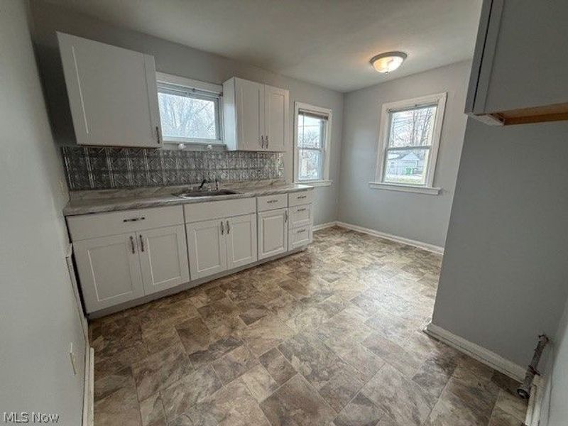 4377 Ingleside Road, Cleveland, OH 44128 Photo 3