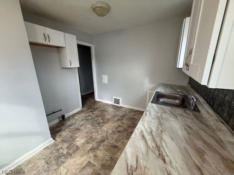 4377 Ingleside Road, Cleveland, OH 44128 Photo 4