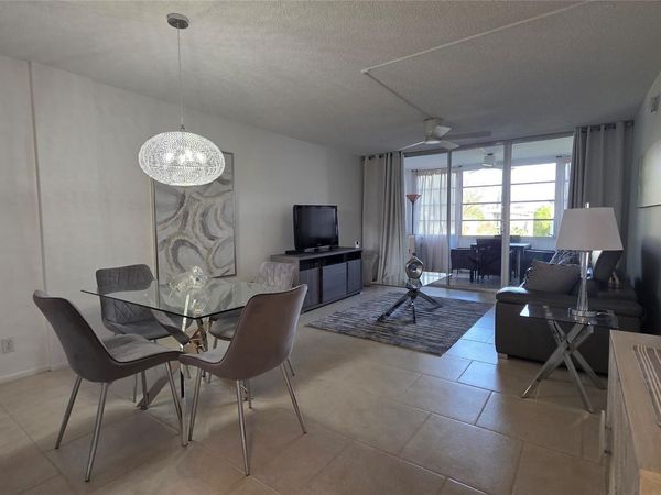 4851 NW 26th Ct, Unit 437, Lauderdale Lakes, FL 33313