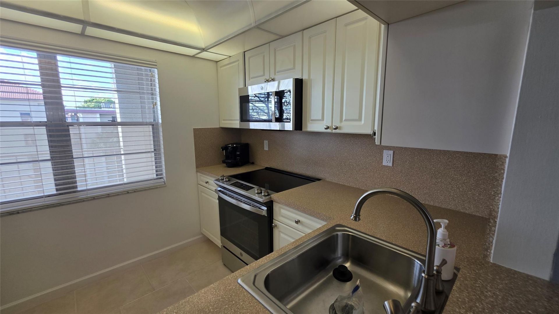 4851 NW 26th Court, Unit 437, Lauderdale Lakes, FL 33313 Photo