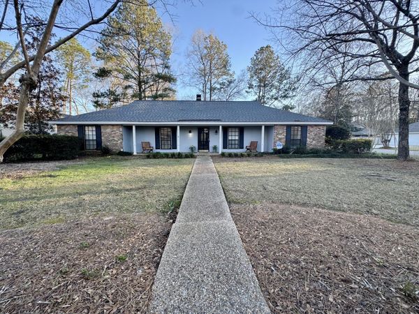 1302 Sandlewood, Hattiesburg, MS 39402