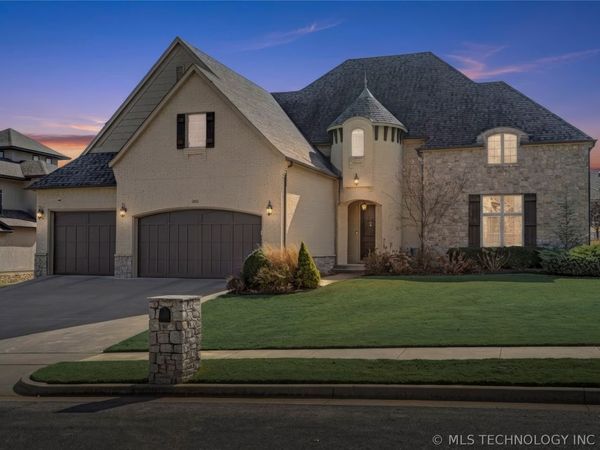 305 E Decatur Street, Broken Arrow, OK 74011