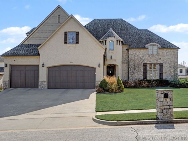 305 E Decatur Street, Broken Arrow, OK 74011