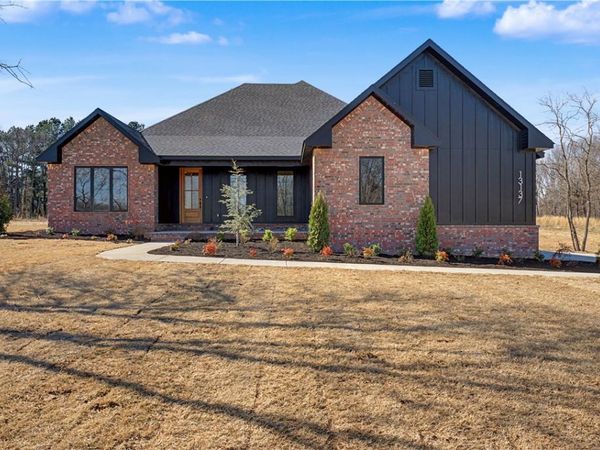 13137 Wallys Way, Gentry, AR 72734