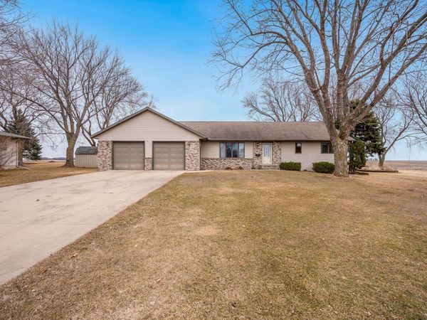 811 Burton Lane, Fairmont, MN 56031