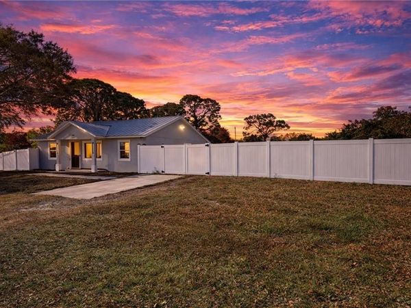 1495 SW 18th Avenue SW, Vero Beach, FL 32962